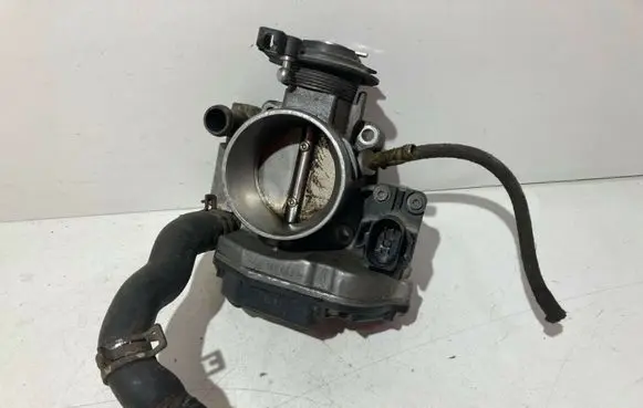 Audi A4 S4 B5 8D Throttle body valve 058133063H