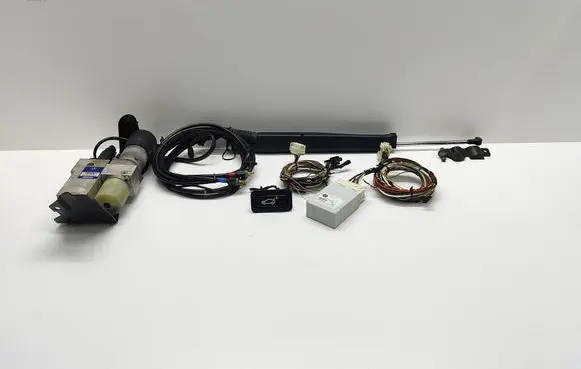 BMW 5 E60 E61 Tailgate hydraulic set 7111867 011877 6983205