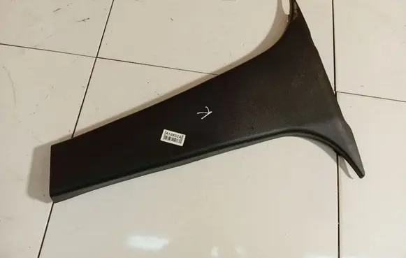Nissan Note (E11) (B) pillar trim (top) 7691690000