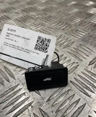 Audi Q7 4L Tailgate/boot open switch button 