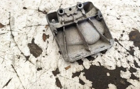 BMW 5 E60 E61 Other engine bay part 5617010593