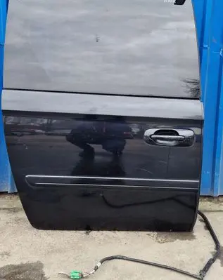 Chrysler Voyager Front door