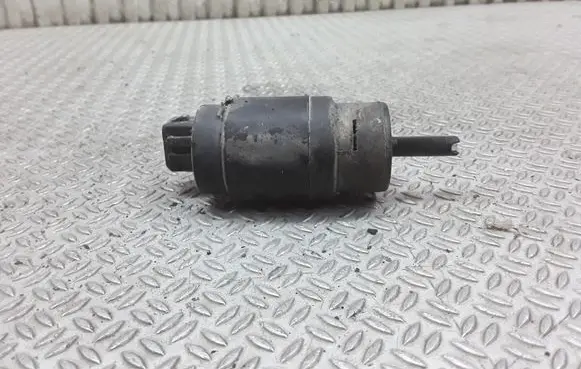 Nissan Primera Windscreen/windshield washer pump