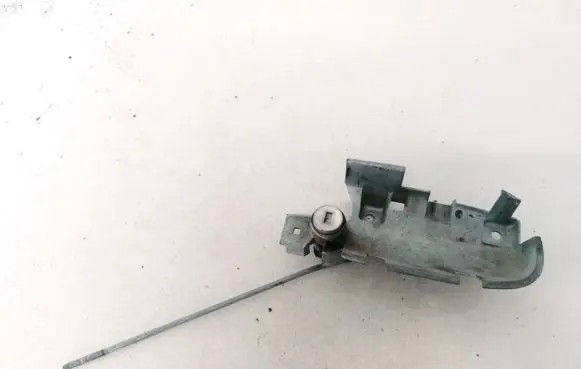 Volvo S40, V40 Front door lock (next to the handle) 