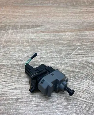 Ford Fiesta Brake pedal sensor switch 1S7T13480AA 97AG14489GCA WITHPLUG