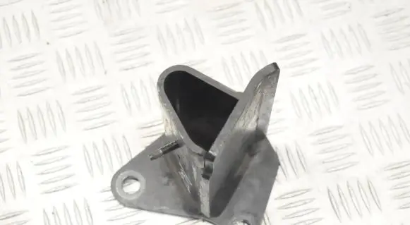 Chrysler Pacifica Gearbox mounting bracket