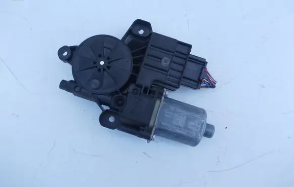 Volkswagen Polo VI Front door window regulator motor 2Q1959405B