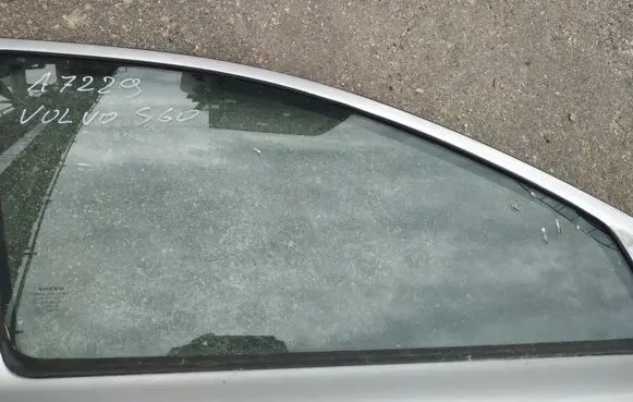Volvo S60 Front door window glass four-door