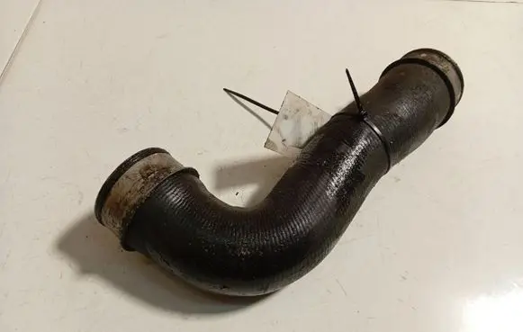 Volkswagen Jetta V Intercooler hose/pipe 