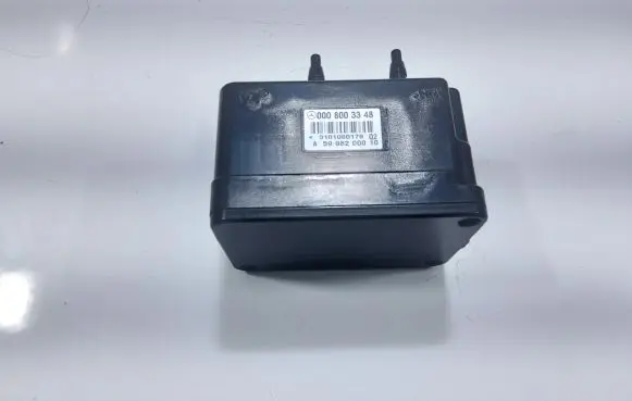 Mercedes-Benz C W204 Central locking vacuum pump A5998200010 0008003348