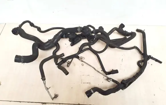 Volkswagen Golf VI Engine coolant pipe/hose