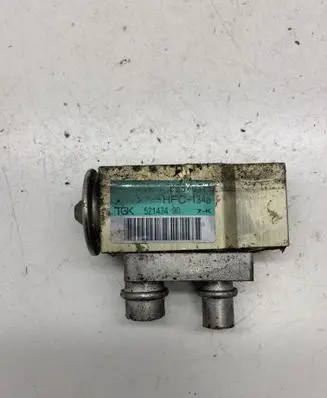 Air conditioning (A/C) expansion valve
