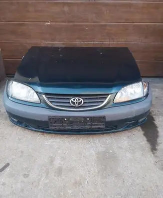 Toyota Avensis T220 Front bodywork piece 