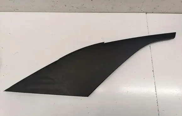 Rear fender molding trim