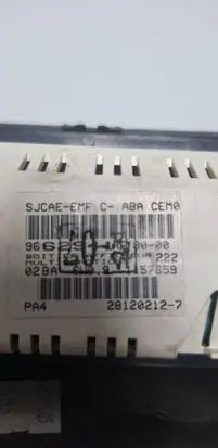 Peugeot 407 Screen/display/small screen 9803462480