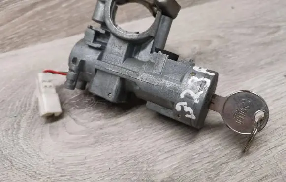 Mazda 323 F Ignition lock