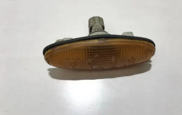 Mazda 626 Front fender indicator light 21461612 214-61612
