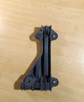 Audi A6 S6 C4 4A Front bumper mounting bracket 4A0807284A