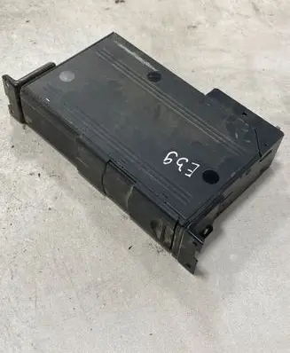 BMW 5 E39 CD/DVD changer 65128370925 8364931