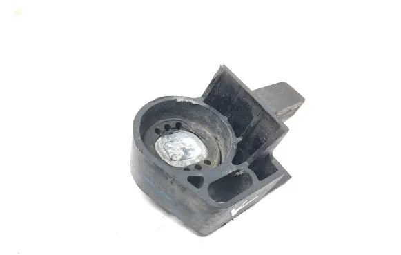Nissan NV300 Radiator mount bracket