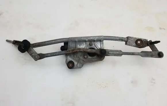 Volvo XC90 Front wiper linkage and motor 