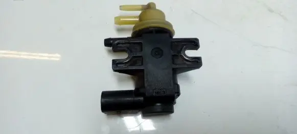 Skoda Superb B6 (3T) Turbo solenoid valve 1K0906627B