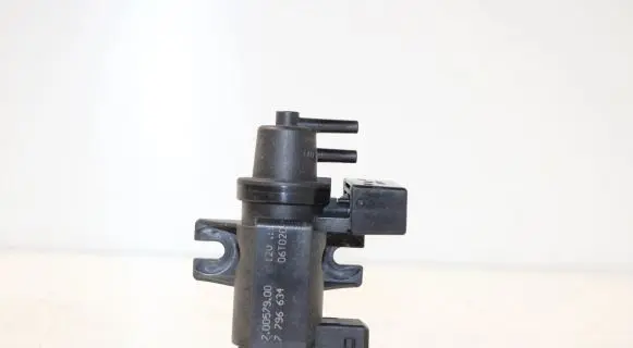 BMW 1 E81 E87 Turbo solenoid valve 7796634