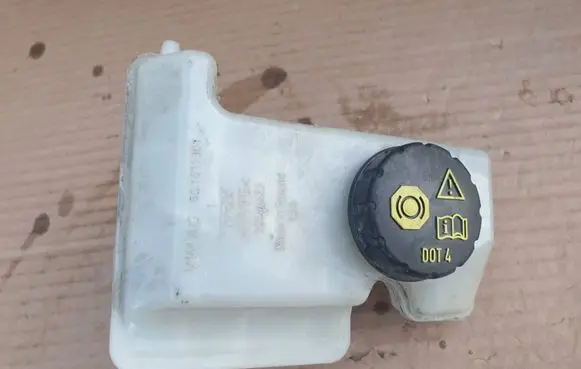 Audi A3 S3 8V Master brake cylinder 32668423