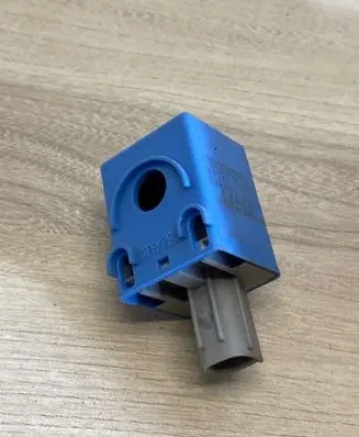 Toyota RAV 4 (XA40) Central locking relay 8974730040 0689004580 09R061417