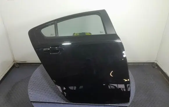 Opel Ampera Rear door 