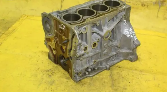 Audi A3 S3 8P Engine block 