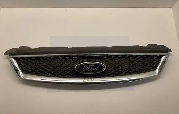 Front bumper upper radiator grill