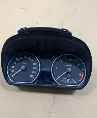 BMW 1 E81 E87 Speedometer (instrument cluster) 102495276 9141475