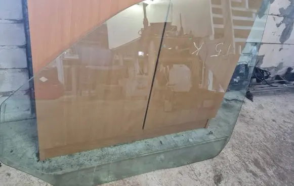 Volkswagen Transporter - Caravelle T5 Front door window/glass (coupe) 43R001100