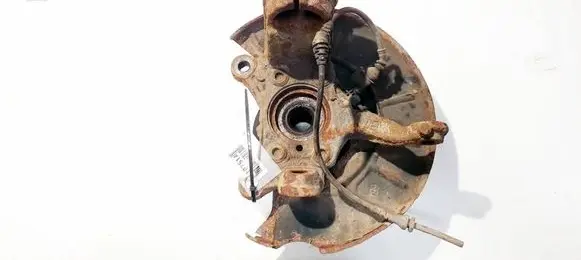 Volkswagen Golf Plus Front wheel hub