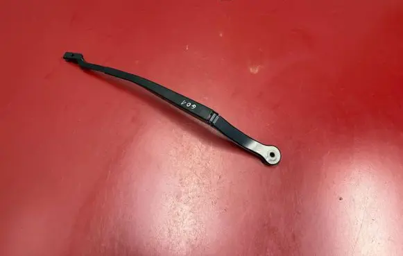 BMW X3 G01 Front wiper blade arm 7399009