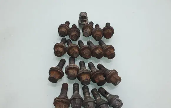 Nuts/bolts