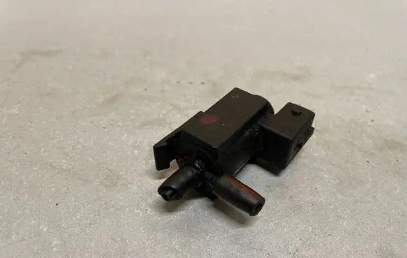 BMW 5 E60 E61 Turbo solenoid valve 1742712