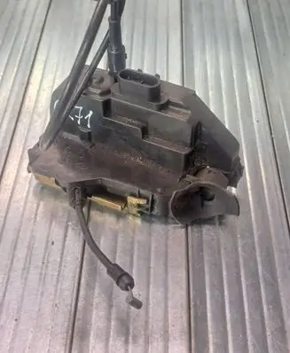 Renault Megane II Front door lock
