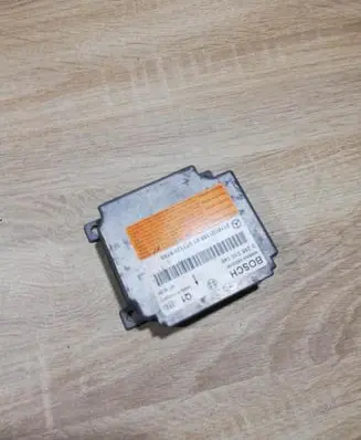 Mercedes-Benz E W211 Airbag control unit/module 2118701185 0285010146