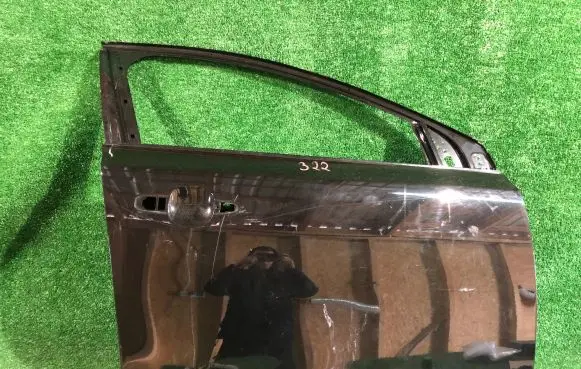 Volvo V40 Front door