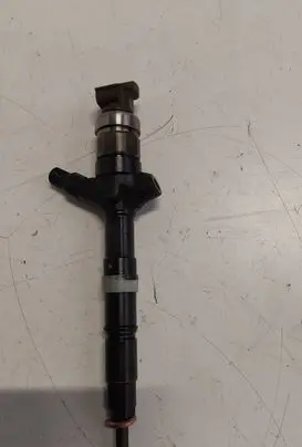 Toyota Corolla Verso AR10 Fuel injector 23670-0G010