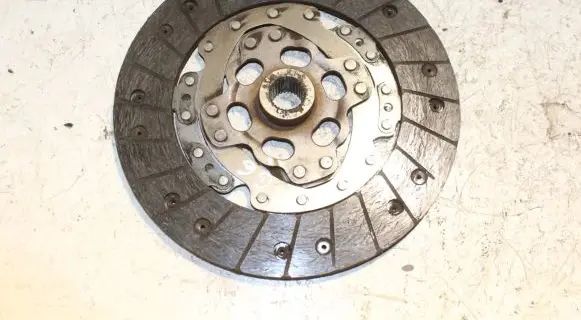 Volkswagen Golf VI Clutch pressure plate 03L141031S