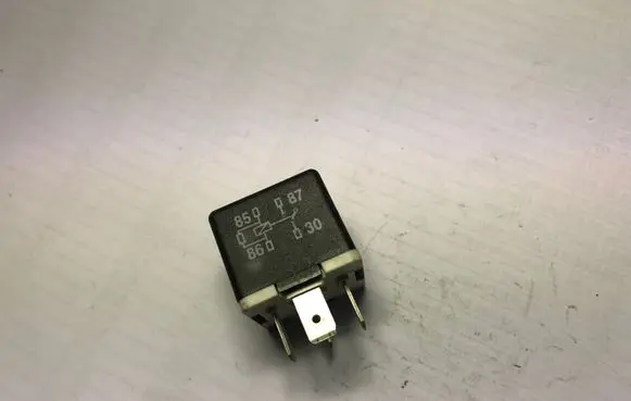 Skoda Fabia Mk2 (5J) Other relay 141951253B