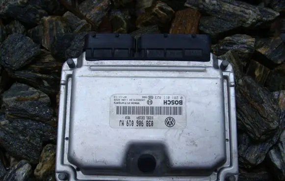Seat Ibiza III (6L) Engine control unit/module 038906019NJ 0281011823 1039S23134
