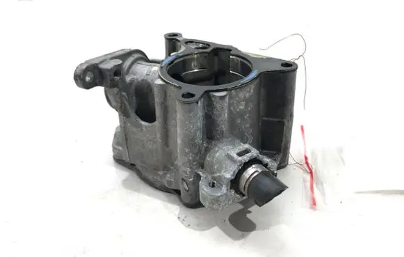 Audi A4 S4 B8 8K Vacuum pump 06J145100G