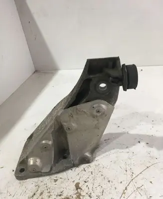 BMW X5 E70 Engine mounting bracket 22116772680