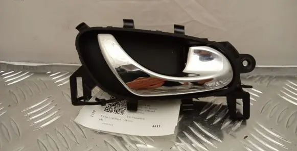 Nissan Qashqai Front door interior handle 806704EA0A