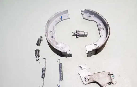 BMW X5 F15 Handbrake/parking brake pads 6776642