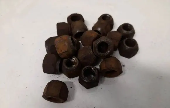 Ford Mondeo Mk III Nuts/bolts 